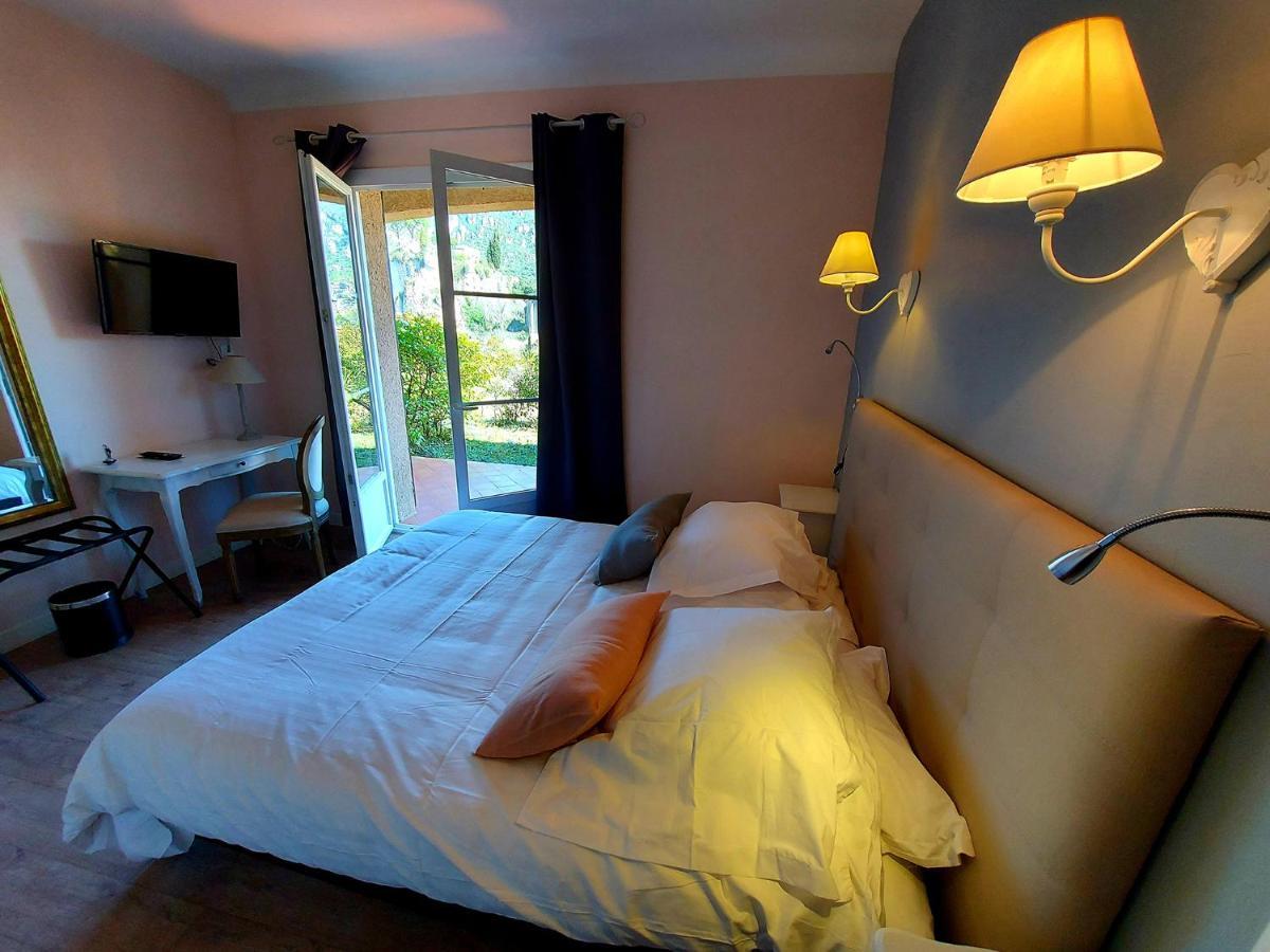 Hotel Les Hauts De Moureze Exterior photo